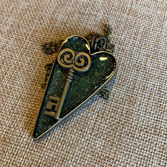 Heart Key Handmade Resin Layered Key Necklace New - Picture 4 of 8